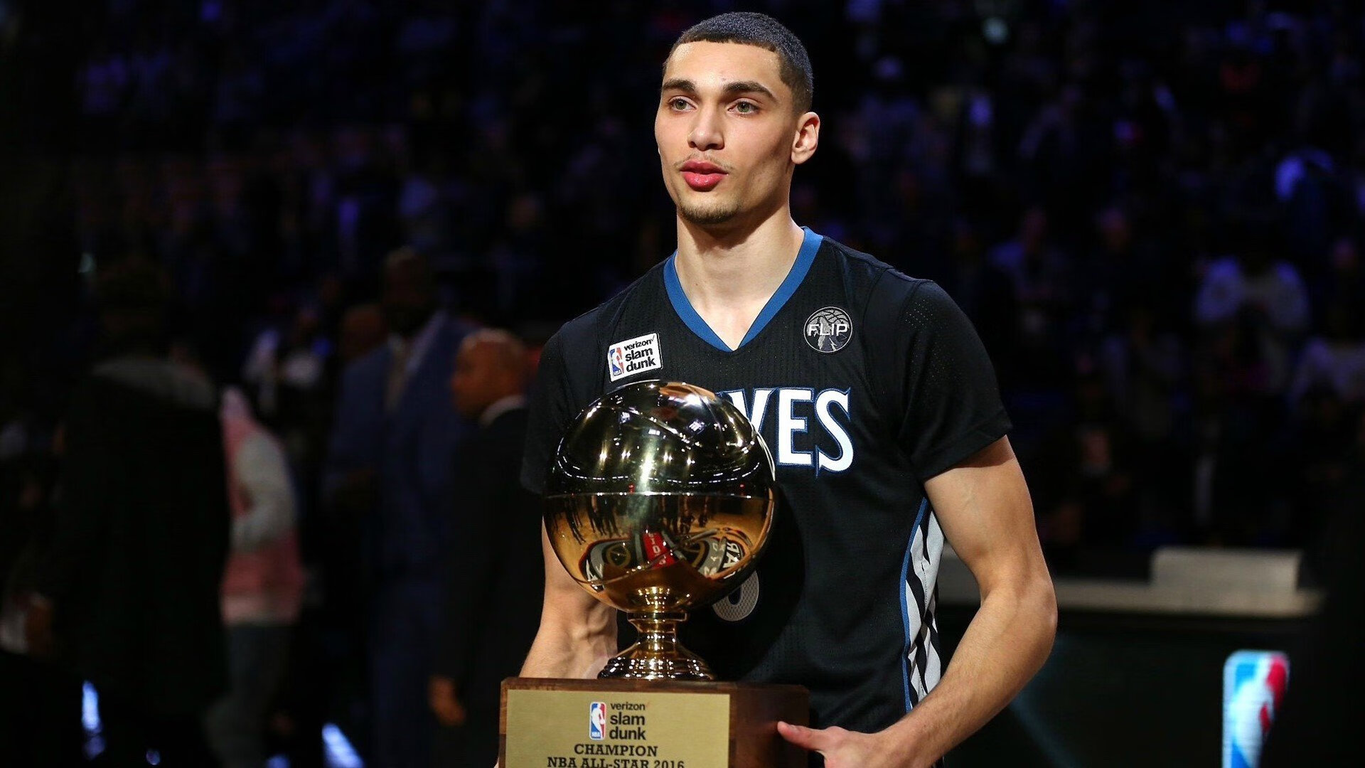 伊朗获“最佳球迷组织奖”，现场波斯鼓声震雪原，伊朗队金牌